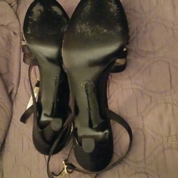 Shoe - Picture 3 of 10